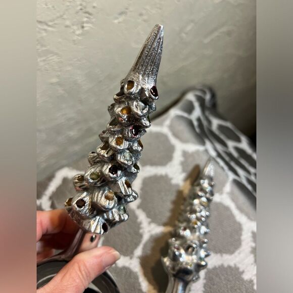 Holiday serving set 2 pcs.w/ Christmas tree design and enamel painted ornaments - Picture 5 of 6